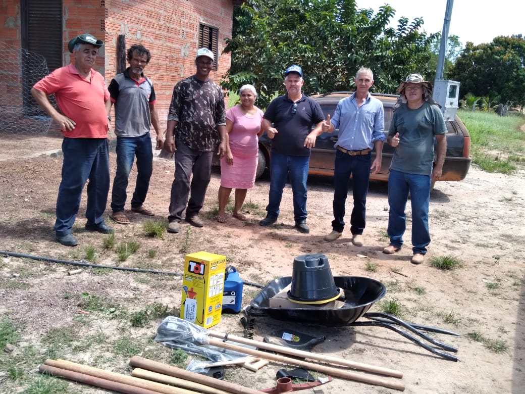 Vereador acompanha entrega de kits para agricultura familiar no Distrito de Brianorte.